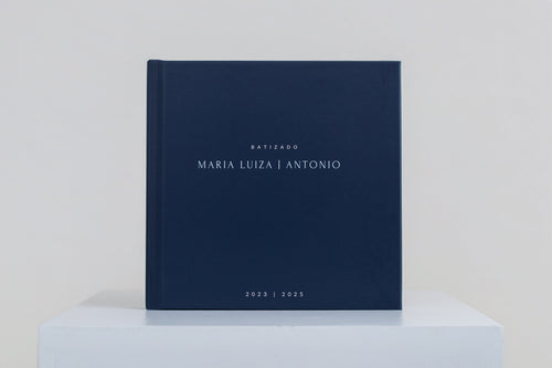 Álbum Edição de Autor Lembra? com capa azul-marinho e título personalizado